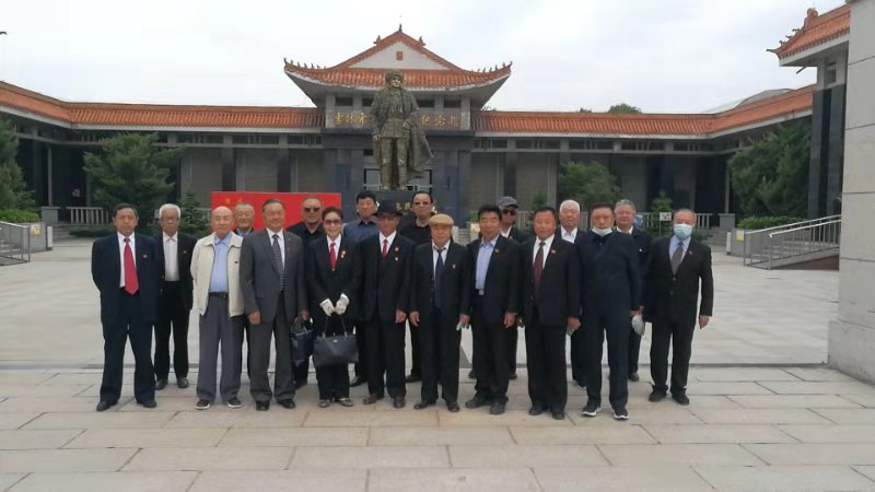 舒兰市人民法院离退休干部党支部参观吉林市