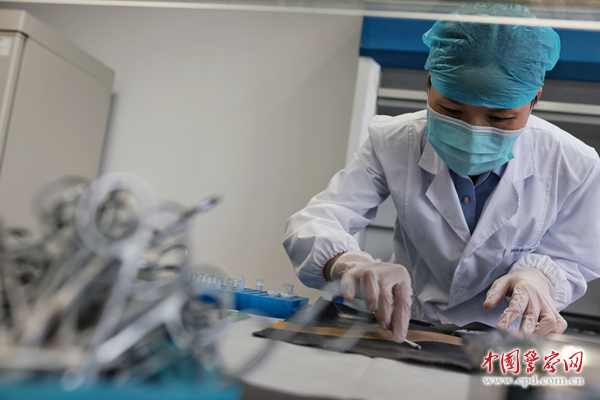 这个女法医说，她想当“宋慈”