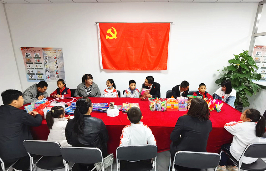 吉林抚松 法官给社区“特殊”少儿送“大礼