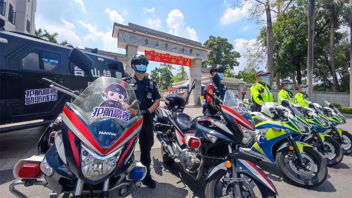 疫情下的高考，学子们高喊：有您守护，我们