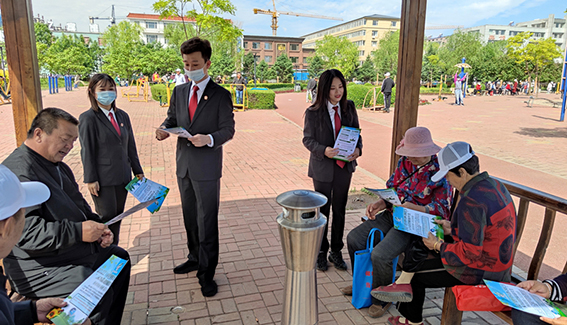 长岭法院开展世界环境日普法宣传活动