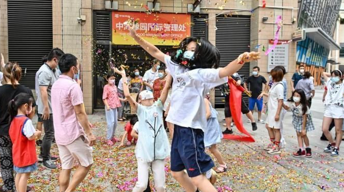 广东防疫：首批区域解封 对外开放大门始终