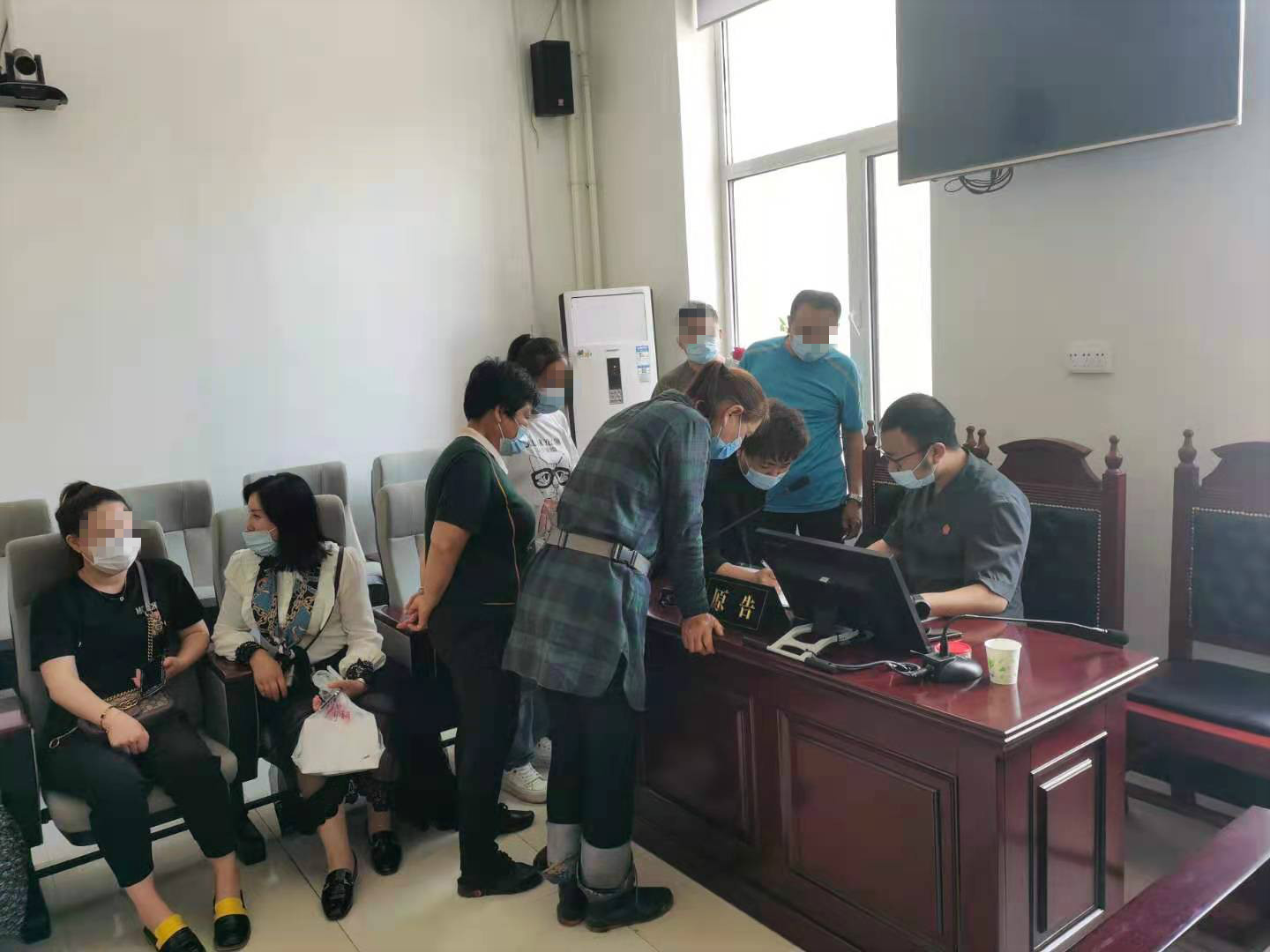 永吉法院： 被执行人深陷12起执行纠纷无