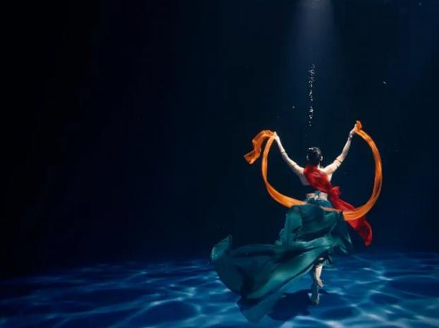 “洛神水赋”绝美出圈！我是看到了神仙吗？