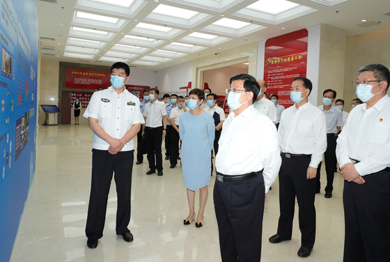 赵克志到国家毒品实验室北京分中心调研