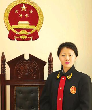 自家地有别人家的祖坟？ 法官演绎现代版“