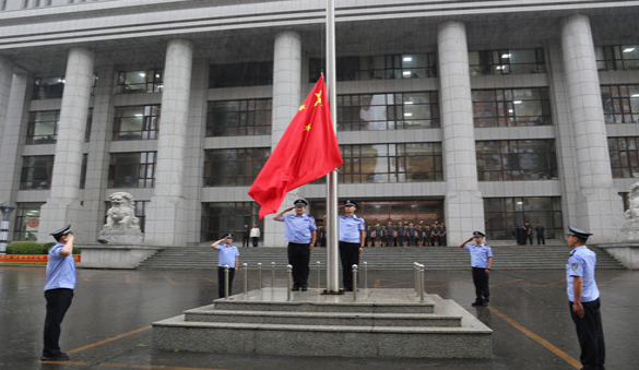 蛟河法院开展“初心向党、与法同行”主题党