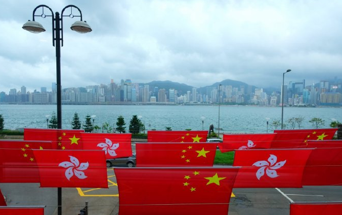 吴秋北：香港回归初心，与党同行与国共进