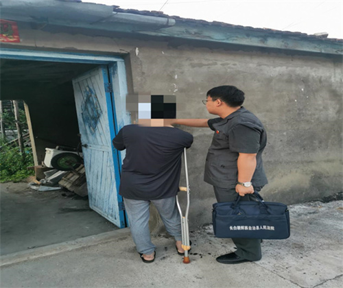 主动放弃休息时间  上门服务暖人心