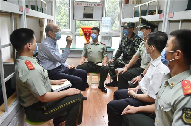 “八一”前夕 张军慰问武警部队驻最高检官