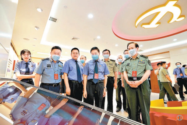 解放军和武警部队代表团部分全国人大代表视