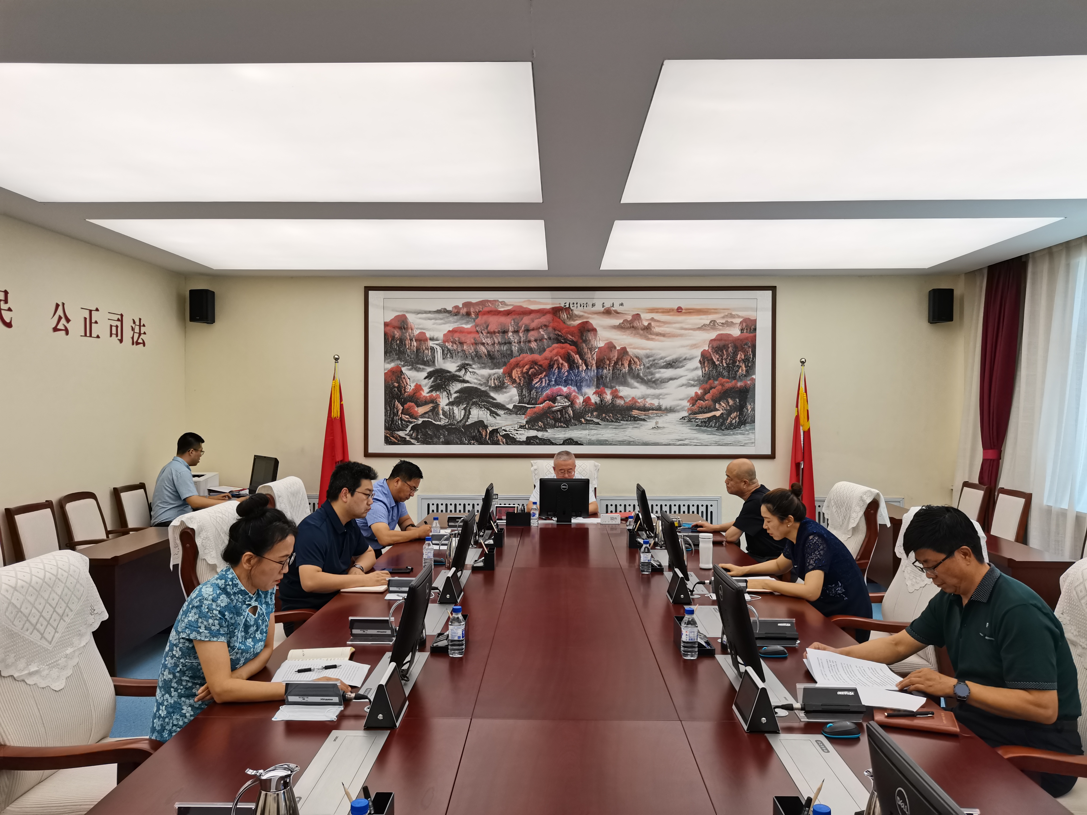 松原中院召开党组会议 传达学习市委六届十