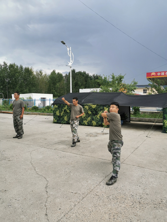 退役不退色   奋勇争先进