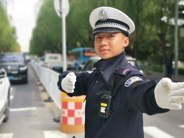 国庆中秋假期，全市道路交通平稳有序