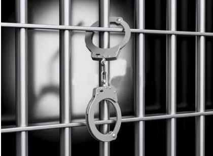 白石山法院：为泄私愤纵火  触犯法律获刑