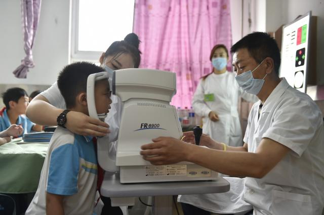国家卫健委：中小学生视力筛查频率每学年不