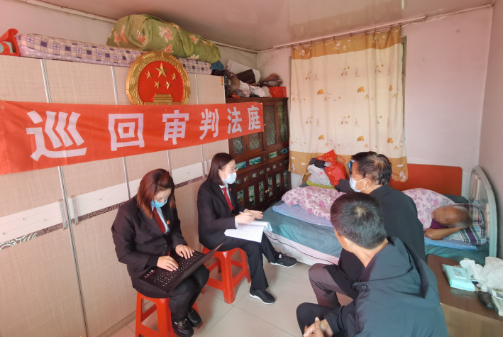 永吉法院： 侵占土地拒返还 法官上门调解