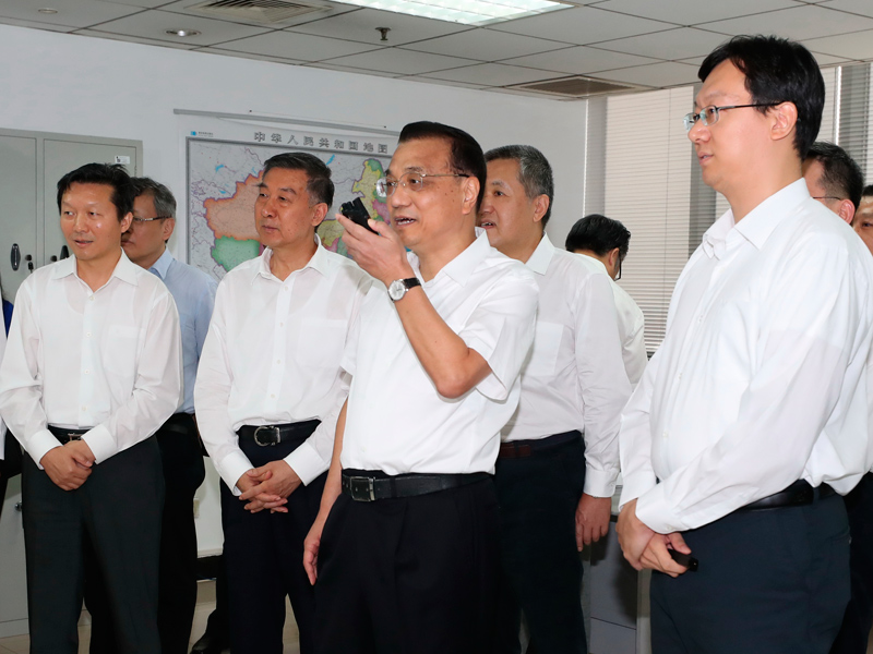 李克强考察市场监管总局并主持召开发展壮大
