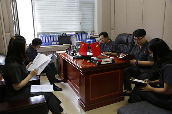 松原中院立案一庭 擦亮“窗口” 提升群众