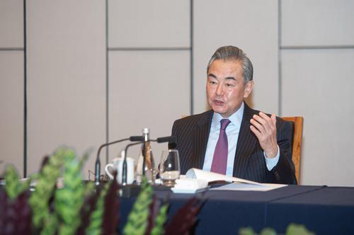 王毅同第76届联合国大会主席沙希德举行会