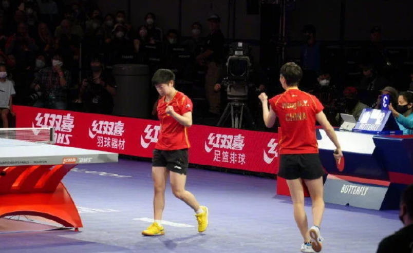 休斯敦世乒赛：王曼昱孙颖莎女双夺冠