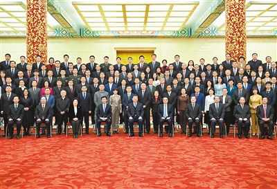 习近平会见中国新闻奖颁奖会代表