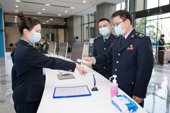 宁波纪检监察铁军：向“疫”而行 既督又战