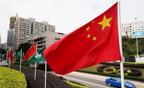 祖国始终是香港澳门保持长期繁荣稳定的坚强