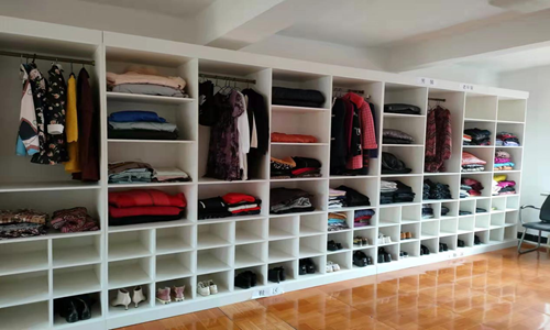 精准帮扶办实事  情系群众暖人心