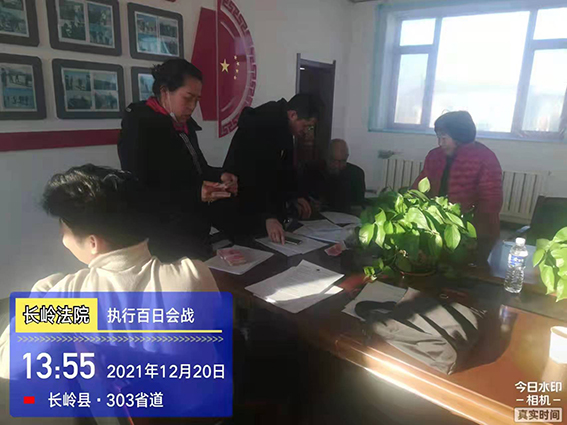 执行干警巧用执行和解 群众足不出村解决纠