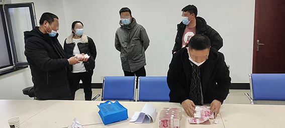 长岭法院|法官“软硬兼施” 被执行人还款