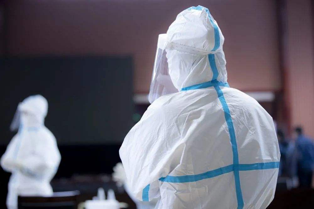 孕妇流产、病人猝死……西安疫情防控中缘何