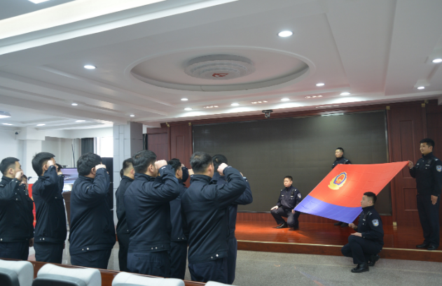 我是人民法院司法警察，我宣誓！