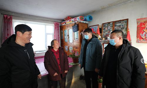 用心关爱 走深走实 ——临江市人民法院走