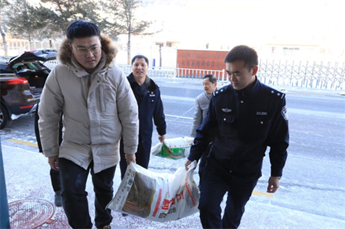 党员送温暖，慰问暖人心