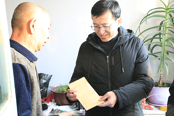 乾安法院走访慰问困难群众