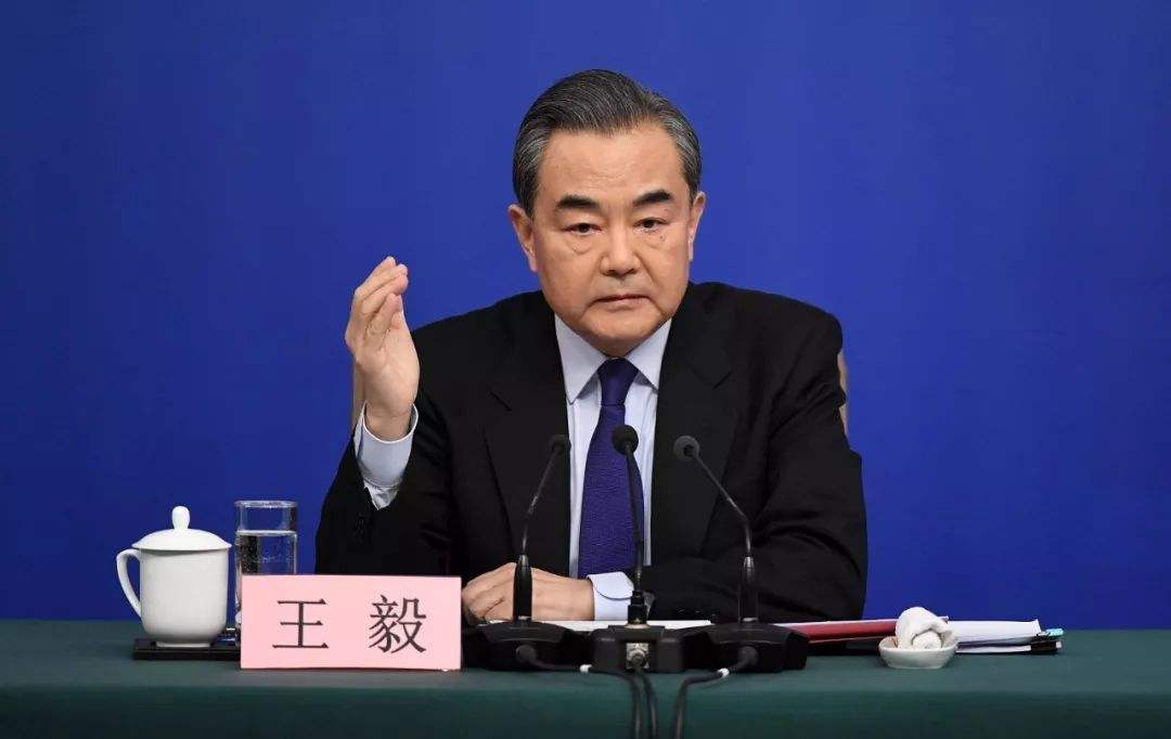 王毅同蒙古国外长巴特策策格通电话