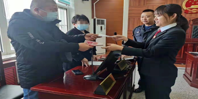 永吉法院：柔情善断的女法官