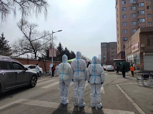 下沉社区勇抗疫，冲锋一线筑屏障