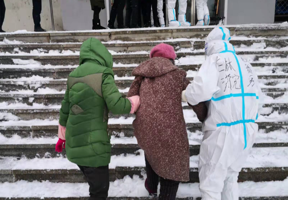  风雪难挡人心暖  战“疫”路上勇担当