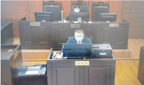 临江法院敲响一审普通程序独任审理“第一槌