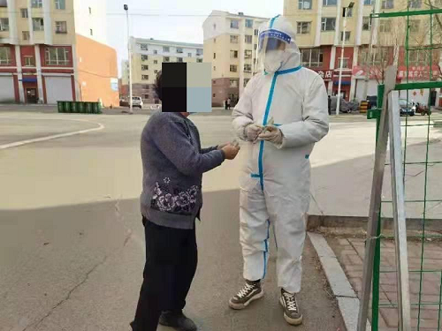 管控送温暖 记录服务群众二三事