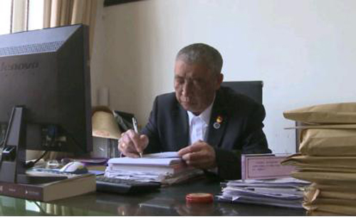 化解矛盾积案棒棒者