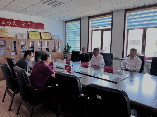 蛟河市委书记王荣新一行到 白石山林区基层