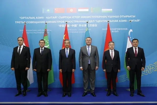 王毅出席“中国+中亚五国”外长第三次会晤