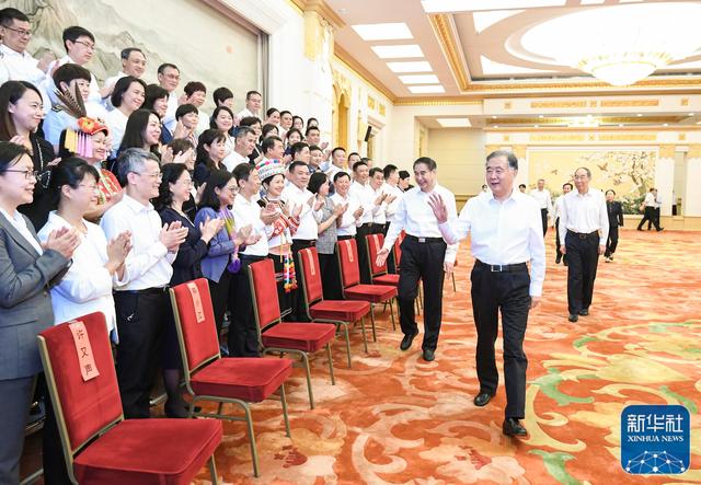 汪洋会见中国共产党全国台湾省籍党员代表会