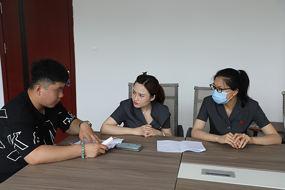 【法官进社区】宁江法院送法进社区 服务暖