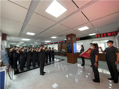 重温入党誓词 坚定理想信念