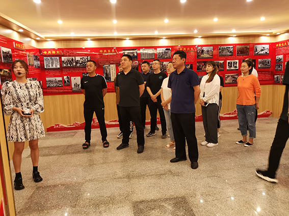 长岭法院开展“两个确立”主题“大党日”活