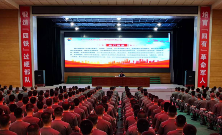 法官普法进军营  党建共建鱼水情